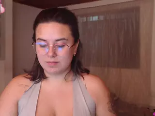 Lynn W's Live Sex Cam Show