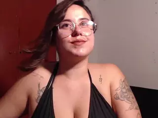 Lynn W's Live Sex Cam Show