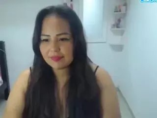 paulinelatina's Live Sex Cam Show