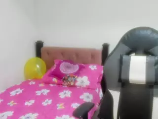 paulinelatina's Live Sex Cam Show