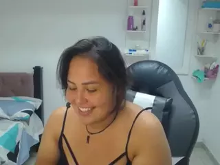 paulinelatina's Live Sex Cam Show