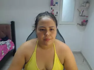 paulinelatina's Live Sex Cam Show