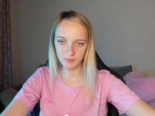 rousereedd Live Webcam on CamSoda