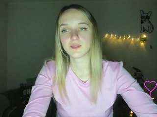 rousereedd's CamSoda show and profile