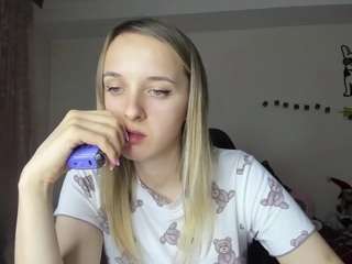 rousereedd webcam model