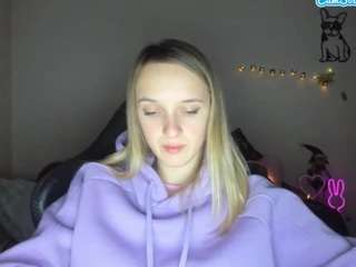 rousereedd Live Webcam on CamSoda