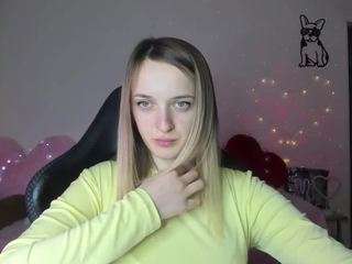 rousereedd's CamSoda show and profile