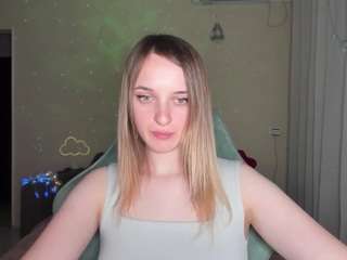 rousereedd live cam profile