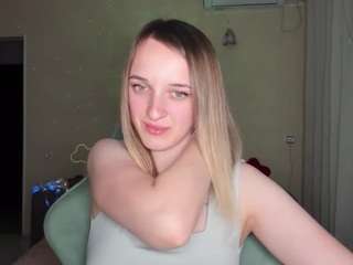 rousereedd live cam profile