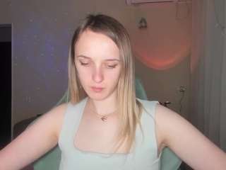 rousereedd live cam profile