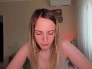 rousereedd's CamSoda show and profile