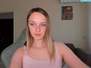 rousereedd's CamSoda show and profile