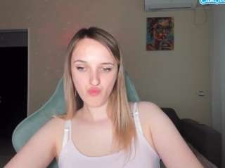 rousereedd's CamSoda show and profile