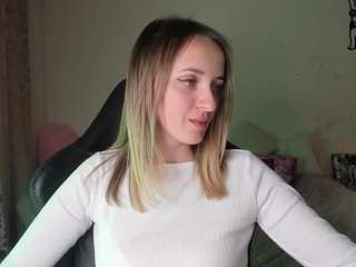 le modèle rousereedd est en webcam porno dans un show sur le site camsoda, il possède les tags suivants: ass,asshole,toys,tease,tattoos,strip,solo,pvt,pussy,public,pov,natural,lush,lovense,living room,grey eyes,flashing,fingers,feet,dildo