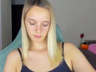 RouseReedd live cam preview