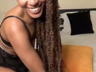 Live webcam model miasarah on Soda Cams