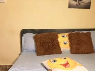 Live cam show with mia flame