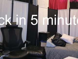 april1show1her