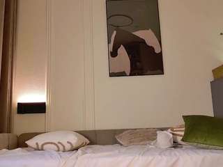 Live webcam model creamiebabe on Soda Cams