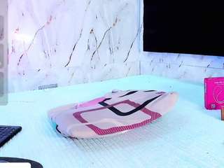 le modèle stefany-collins est en webcam porno dans un show sur le site camsoda, il possède les tags suivants: anal toys,big cock,tattoos,smoking,orgasm,lean,gape,ejaculation,drinking,dirty talk,colombia,brown eyes,black hair,brown hair,hd,latina,small tits