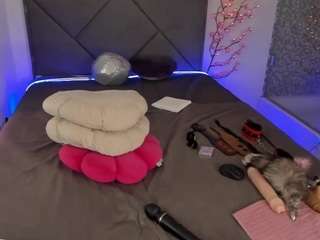 le modèle cassieevanss est en webcam porno dans un show sur le site camsoda, il possède les tags suivants: anal,spank,normal,oil,public,pussy,sexy,shaved-pussy,solo,squirter,no drinking,strip,striptease,tattoos,tease,teen 18,voyeur,wet,young adult,anal toys