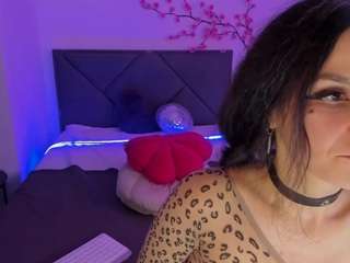 le modèle cassieevanss est en webcam porno dans un show sur le site camsoda, il possède les tags suivants: anal,spank,normal,oil,public,pussy,sexy,shaved-pussy,solo,squirter,no drinking,strip,striptease,tattoos,tease,teen 18,voyeur,wet,young adult,anal toys