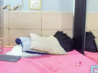 pamela-anderson's Live Sex Cam Show