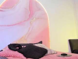 sofii-lopezz's CamSoda show and profile