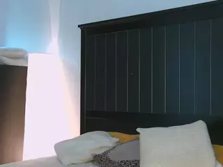 Yanira's Live Sex Cam Show