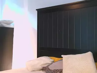 Yanira's Live Sex Cam Show