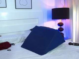 ashley-bruce Sex Cam Show