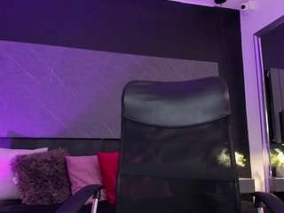 SaraaMills live webcam show