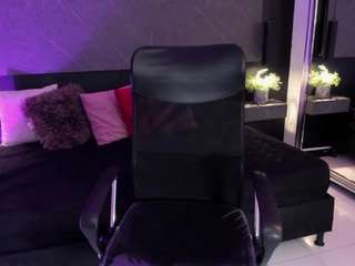 SaraaMills live webcam show