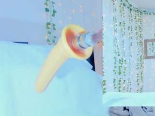 tiffanny-loveee webcam model