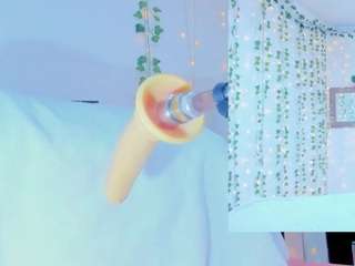 tiffanny-loveee webcam model