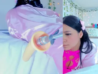 Tiffanny-Loveee's Live Sex Cam Show