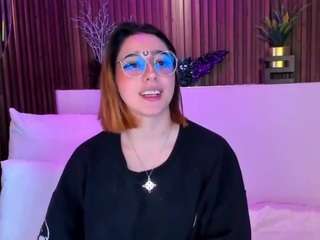emily-white9 Live Webcam on CamSoda