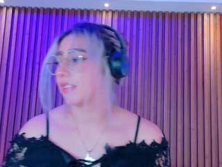 emily-white9 live webcam show