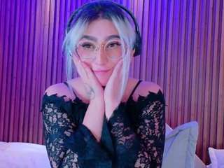 emily-white9 live webcam show