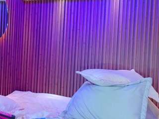 emily-white9 live webcam show