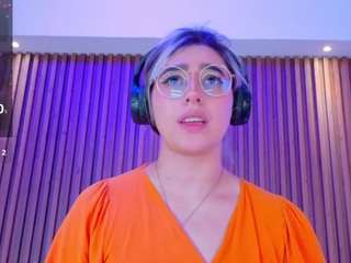 emily-white9 live webcam show