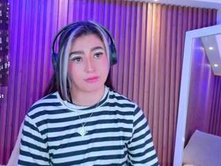 emily-white9 live webcam show
