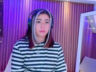 emily-white9 live webcam show