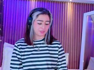 emily-white9 live webcam show