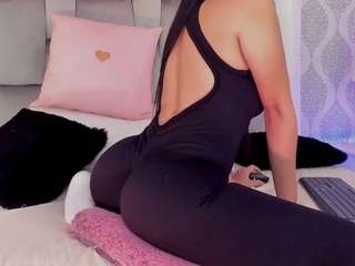 charlottee-08 Live Webcam on CamSoda