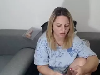 ellaswan's Live Sex Cam Show