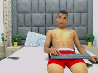  liamsyallisson chat room