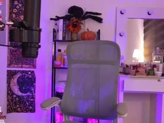  lilyvelvet chat room