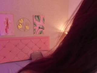 ginger-violetta webcam model