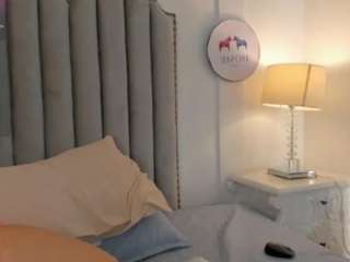 le modèle ginger-violetta est en webcam porno dans un show sur le site camsoda, il possède les tags suivants: ahegao,red hair,lovense,lush,massage,naked,oil,orgasm,pov,public,pussy,role play,horny,shaved-pussy,skinny,spanking,squirter,tattoos,tease,toys